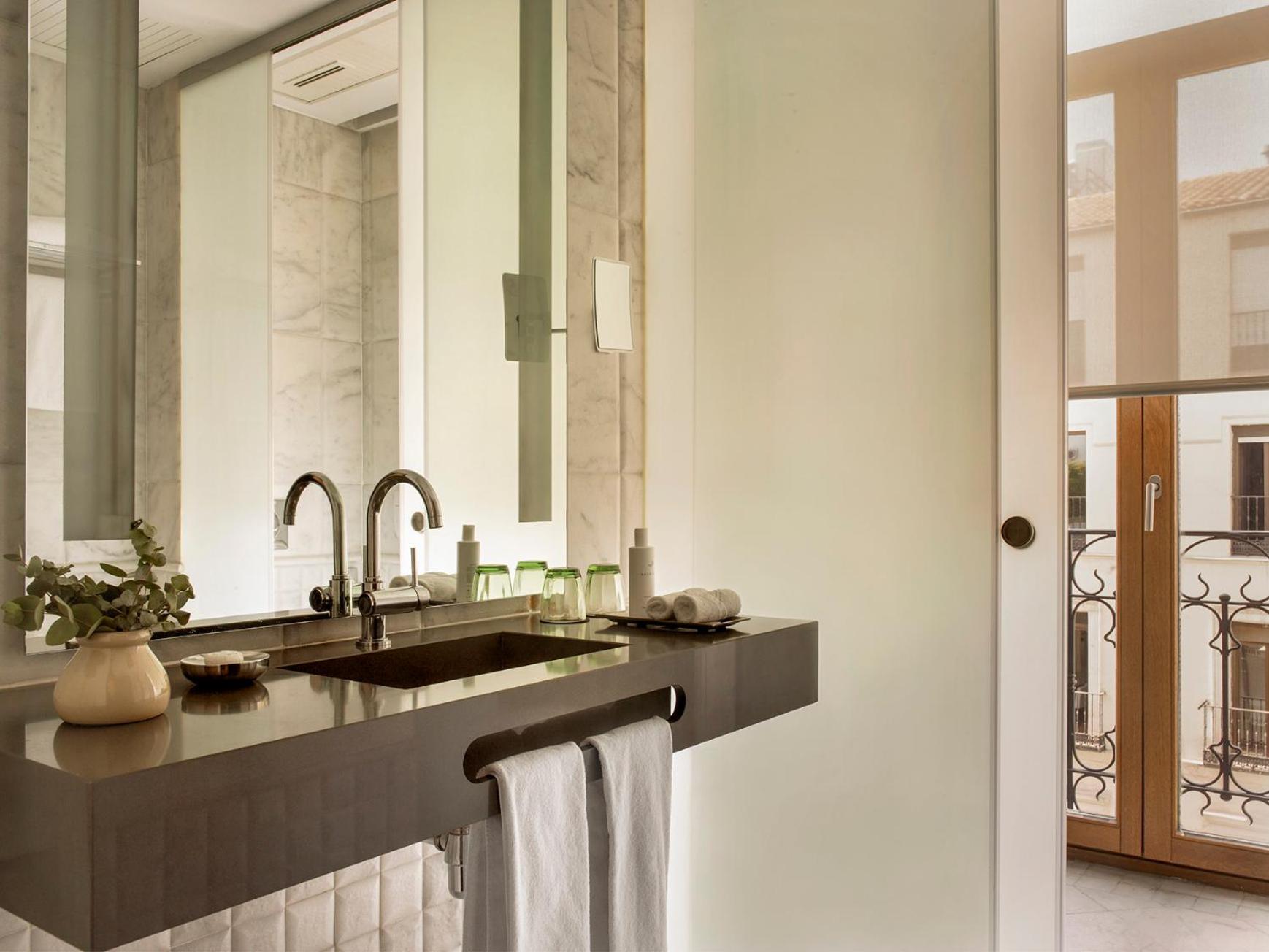 Unico Madrid, Small Luxury 5*